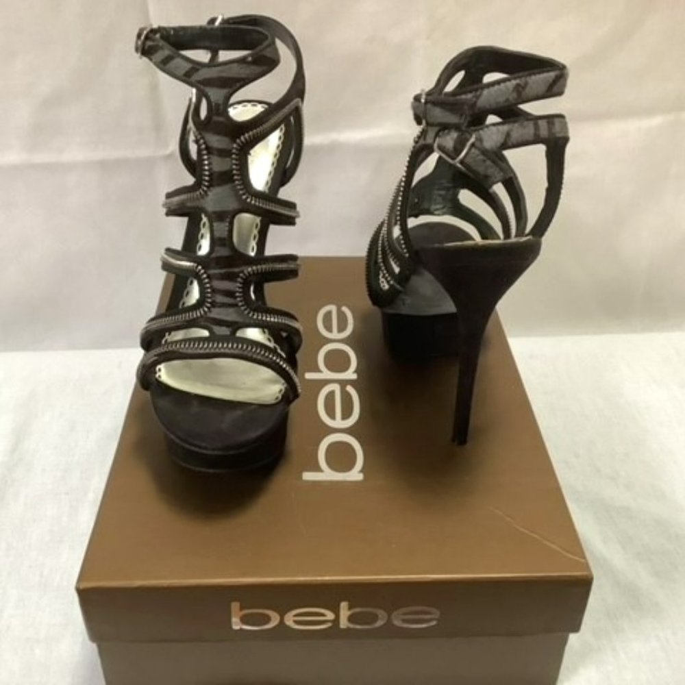 BeBe Shoes Platform Heel Size 9 Black with Gray Animal Print Fur and Zippers